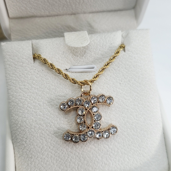 Authentic CHANEL Crystal Pendant On Atolea Chain - Picture 1 of 3